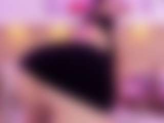 Live cam show with Mia Hot - Thick on googirlz