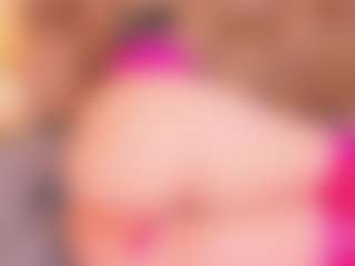 Live cam show with Mia Hot - Wet on Uber Horny