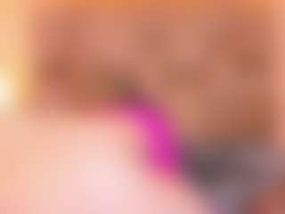 Live cam show with Mia Hot - Tittyfuck on Gym Cam Girls