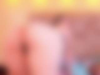 Live cam show with Mia Hot - Kisses on Milfs Live