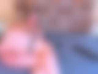 Mia Hot MILF webcam performer live streaming