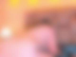 Mia Hot MILF webcam performer live streaming