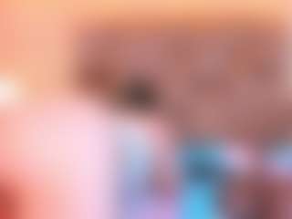 Live cam show with Mia Hot - Blonde Hair MILF on Fling VIP Chat