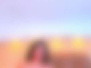 Live cam show with Mia Hot - Blonde Hair on Hubzter Live