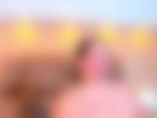 Mia Hot MILF webcam performer live streaming