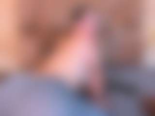 Mia Hot MILF webcam performer live streaming