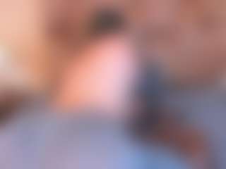 Mia Hot MILF webcam performer live streaming