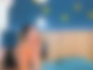 Live cam show with Mia Hot - Natural on Livezox