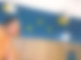 Live cam show with Mia Hot - Toys on Livezox