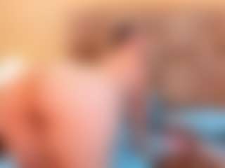 Live cam show with Mia Hot - Natural on Camsoda