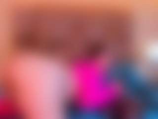 Live cam show with Mia Hot - Fingering MILF on AdultVida.com