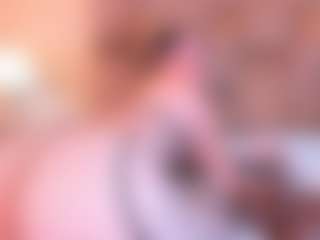 Live cam show with Mia Hot - Blonde Hair Shaved Pussy on Camsoda