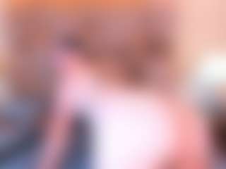 Mia Hot MILF webcam performer live streaming