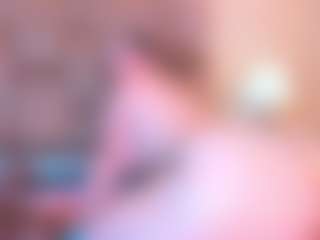 Live cam show with Mia Hot - Big Tits on Livezox
