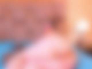 Mia Hot MILF webcam performer live streaming