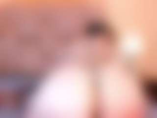 Mia Hot MILF webcam performer live streaming