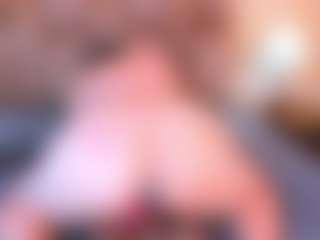 Seks show na żywo z Mia Hot