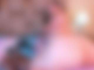 Live cam show with Mia Hot - Control on chickslive.net