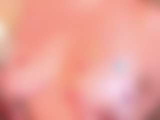 Live cam show with Mia Hot - Lush MILF on Camsoda