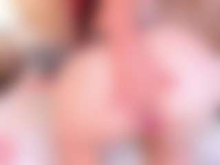 Live cam show with Mia Hot - Strip on Hubzter Live