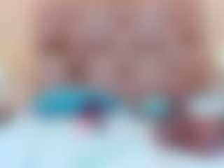 Live cam show with Mia Hot - Strip Curvy on Camsoda