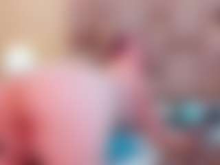Live cam show with Mia Hot - Tease MILF on StripNow