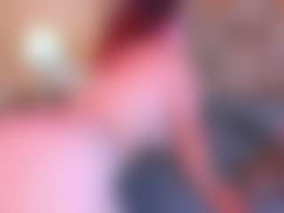 Live cam show with Mia Hot - Brown Eyes Red Hair on SinfulBabes