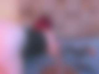 Live-camshow met Mia Hot - Red Hair Dildo op Camsoda