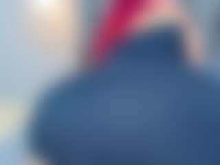 Live cam show with Mia Hot - BBW MILF on StripNow