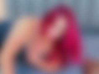Live cam show with Mia Hot - Shaved Pussy MILF on Camsoda