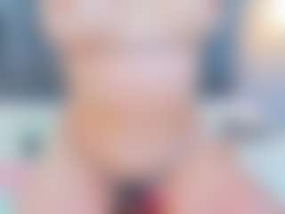 Mia Hot MILF webcam performer live streaming