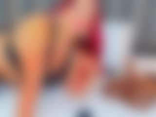 Mia Hot MILF webcam performer live streaming