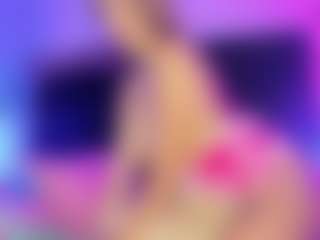 Live cam show with meelanyfox - Milk on crypto-cams