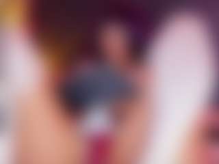 Live cam show with meelanyfox - Camel Toe on SpunkLive