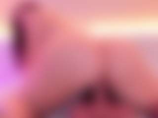 Live cam show with Sara - Shaved Pussy Brown Hair on livesuperchat.net