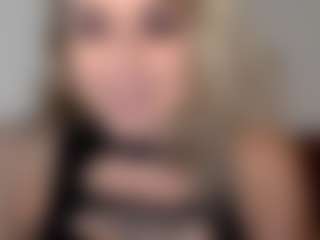Live cam show with Ari A. - Dirty Talk on Fling VIP Chat