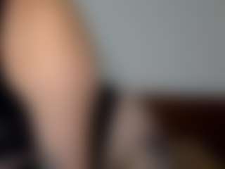 Live cam show with Ari A. - Blonde Hair on Fling VIP Chat