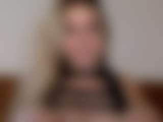 Live cam show with Ari A. - Orgasm on parknlotfishbdy
