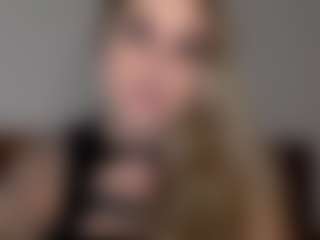 Live cam show with Ari A. - Big Tits on Fling VIP Chat