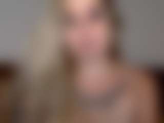 Live cam show with Ari A. - Fishnets on parknlotfishbdy