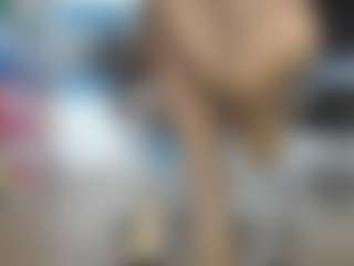 Live cam show with Passionate blonde - Brown Eyes on xheatlive.com