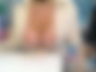 Live cam show with Passionate blonde - Smoking on Gym Cam Girls