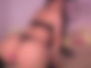 Live cam show with melisabahamon - Spank on CamClone