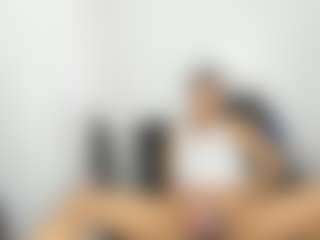 Live cam show with Melaashara - Big Tits on xplaylive.com