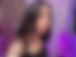 Live cam show with sophia-stuart - Petite on CamClone