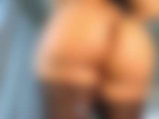 Live cam show with Kloewandan - Strip Curvy on CamSodaAdn