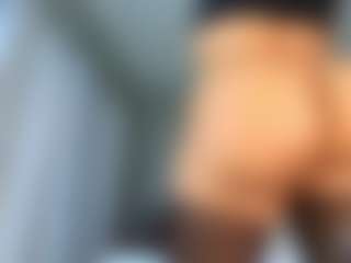 Live cam show with Kloewandan - Tease Toys on live18s.com
