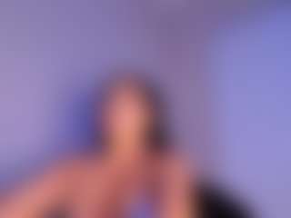 Live cam show with Kloewandan - Strip Curvy on Camming Site