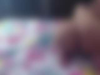 Live cam show with Candy - Fingers on Camsoda
