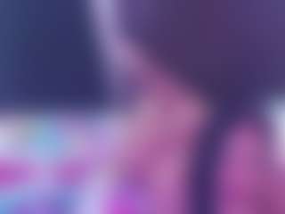 Live cam show with Candy - Shaved Pussy on Camsoda